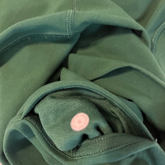 Lululemon Align HR Tight - 25” with side pockets - Size 4 - Evergreen - Picture 4 of 5